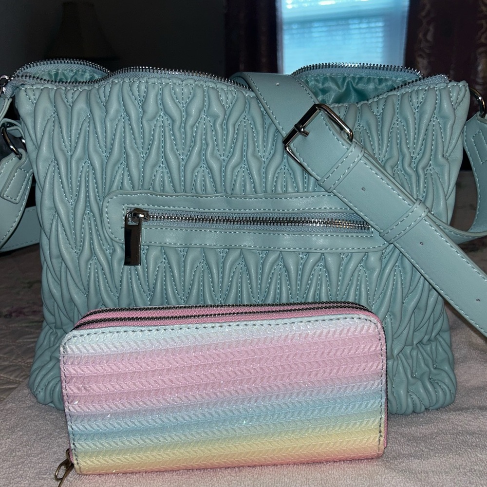 Chic Mint Green Quilted Crossbody Bag